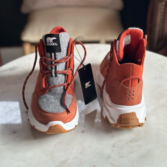 NWT Sorel Women's Kinetic Breakthru Caribou Waterproof Boot - Picture 4 of 9